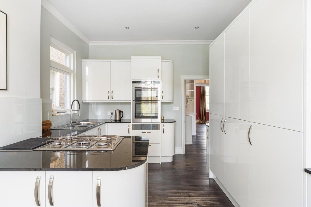 Property photo 3 of 15 Image