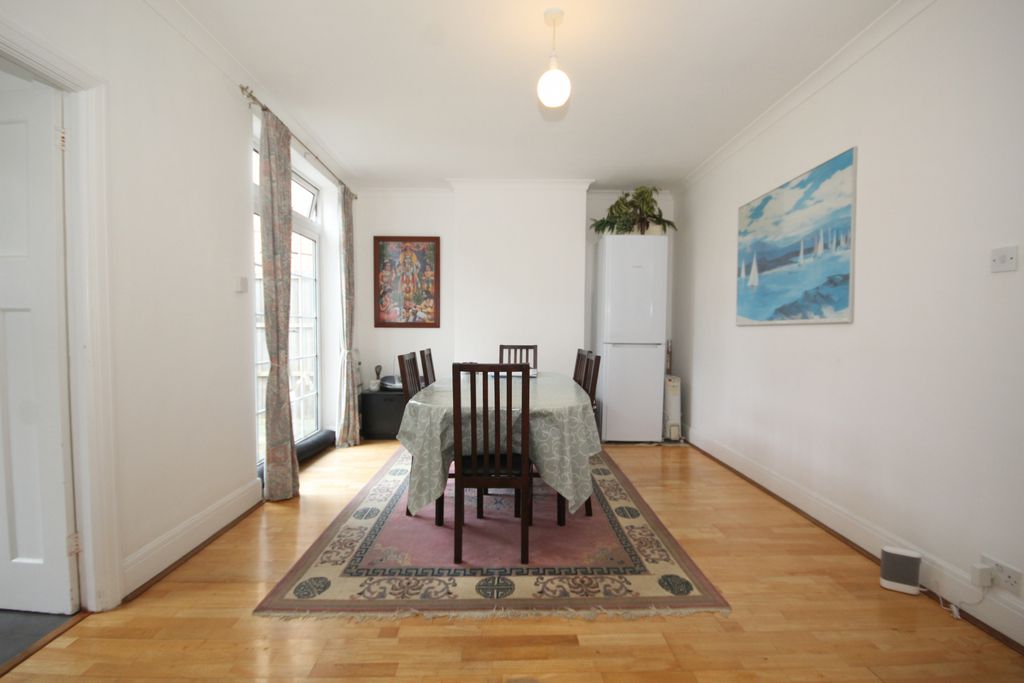Property photo 3 of 14 Gallery