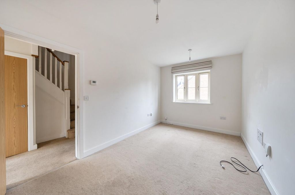 Property photo 3 of 16 Beale Crescent 1 (14).Jpg