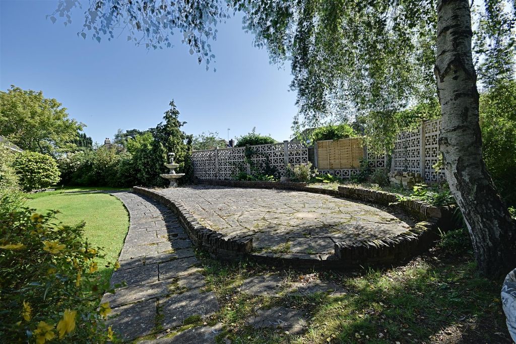 Property photo 2 of 20
