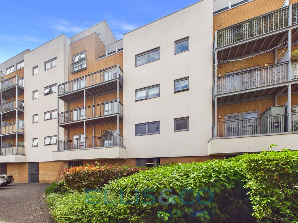 Property photo 1 of 11 Picture No. 01