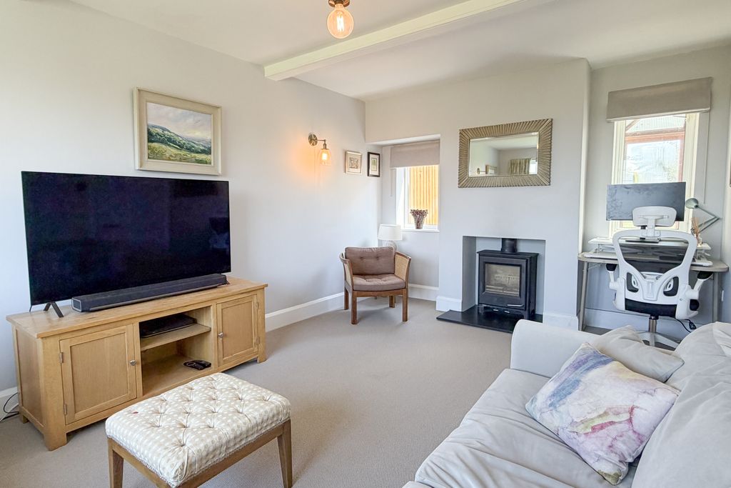 Property photo 3 of 19 3