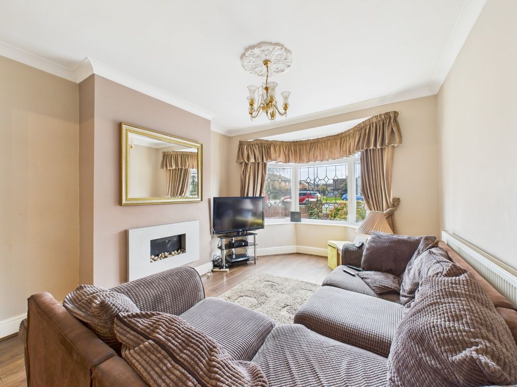 Property photo 2 of 13 4587656