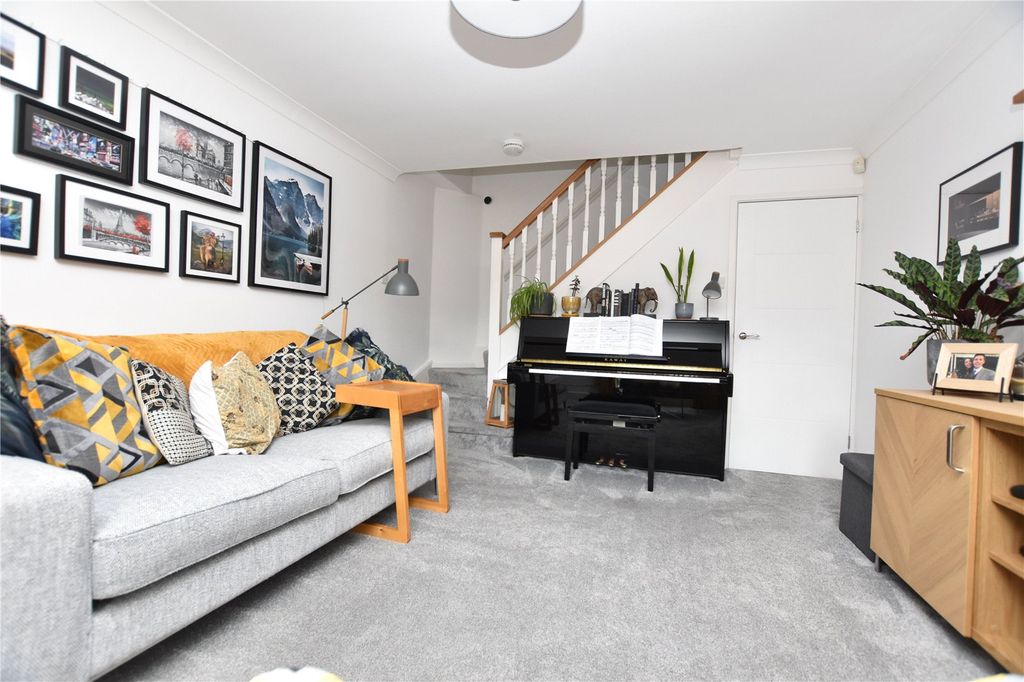 Property photo 2 of 16 Picture No. 13