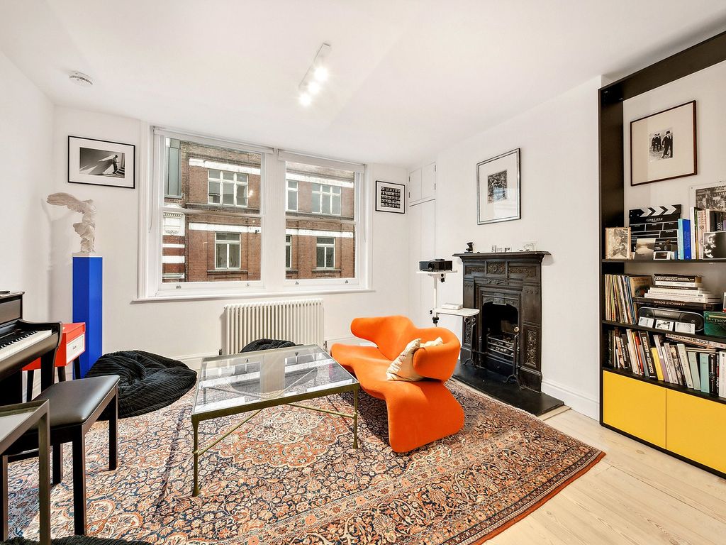 Property photo 1 of 14 Newport House