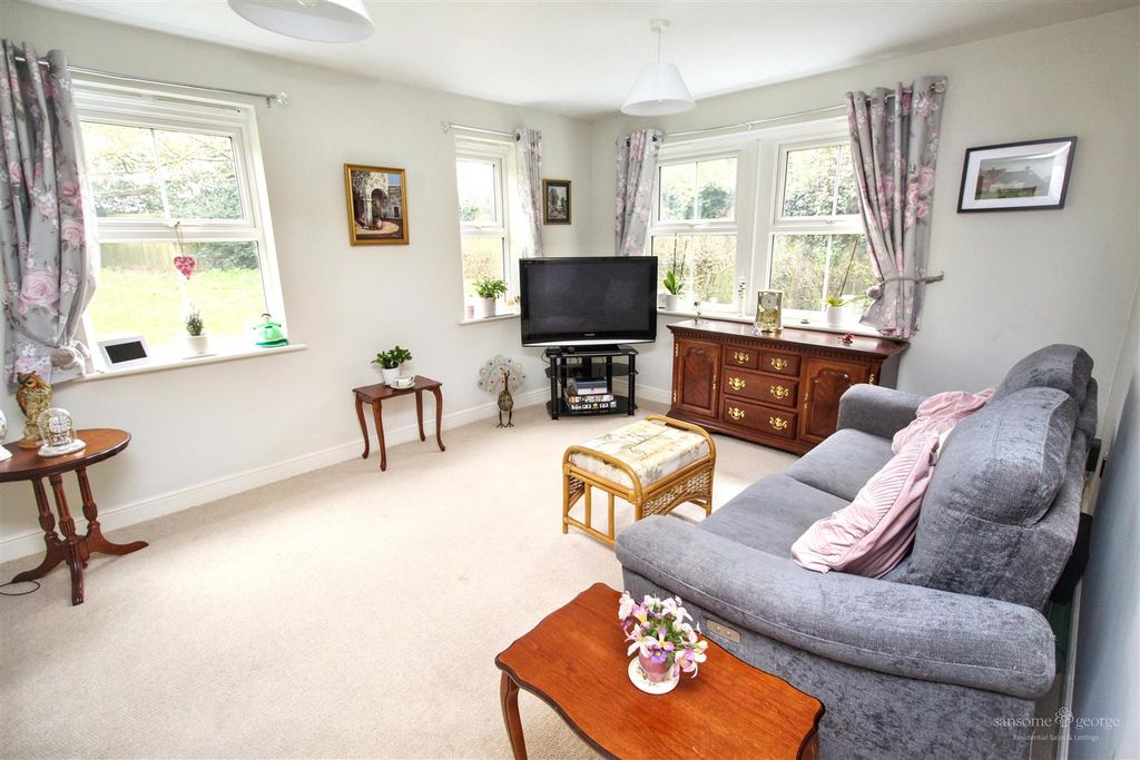 Property photo 2 of 12 Living Room