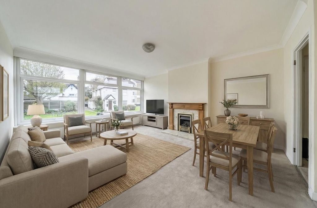 Property photo 2 of 19 Picture No. 24