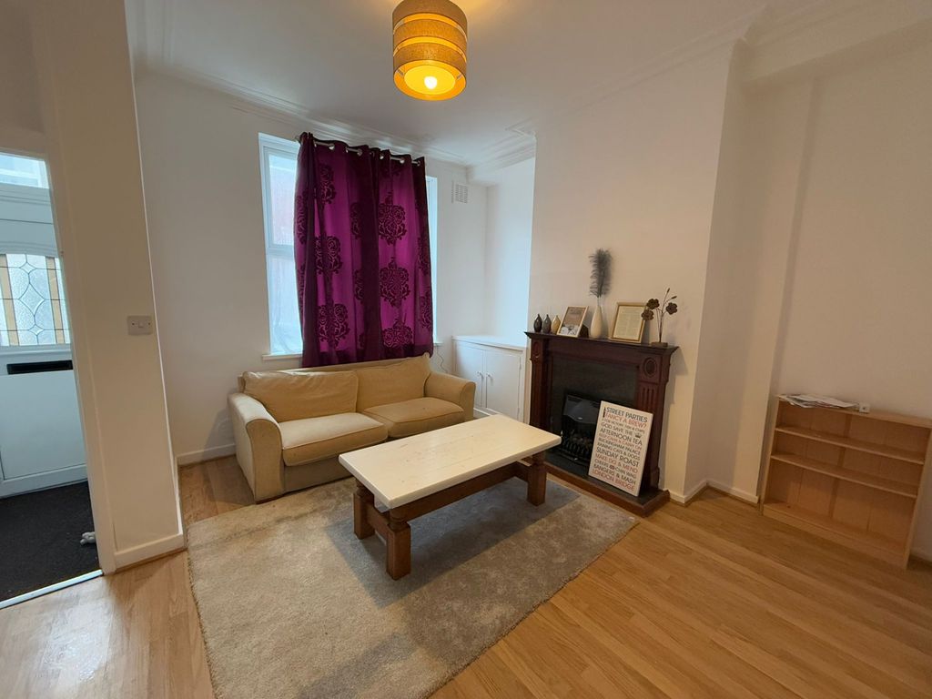 Property photo 2 of 11