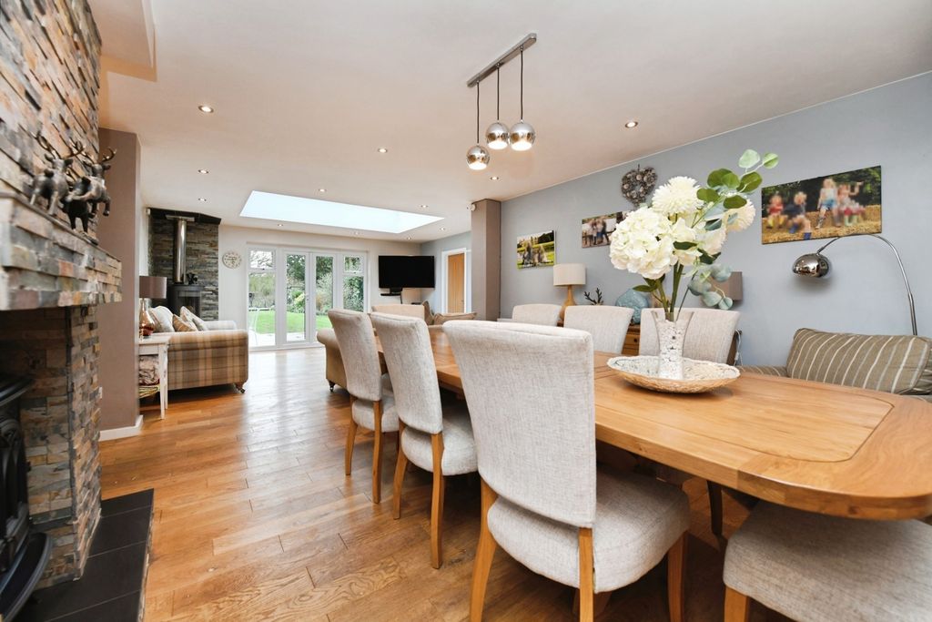 Property photo 3 of 31 Pbox-Img.Jpg