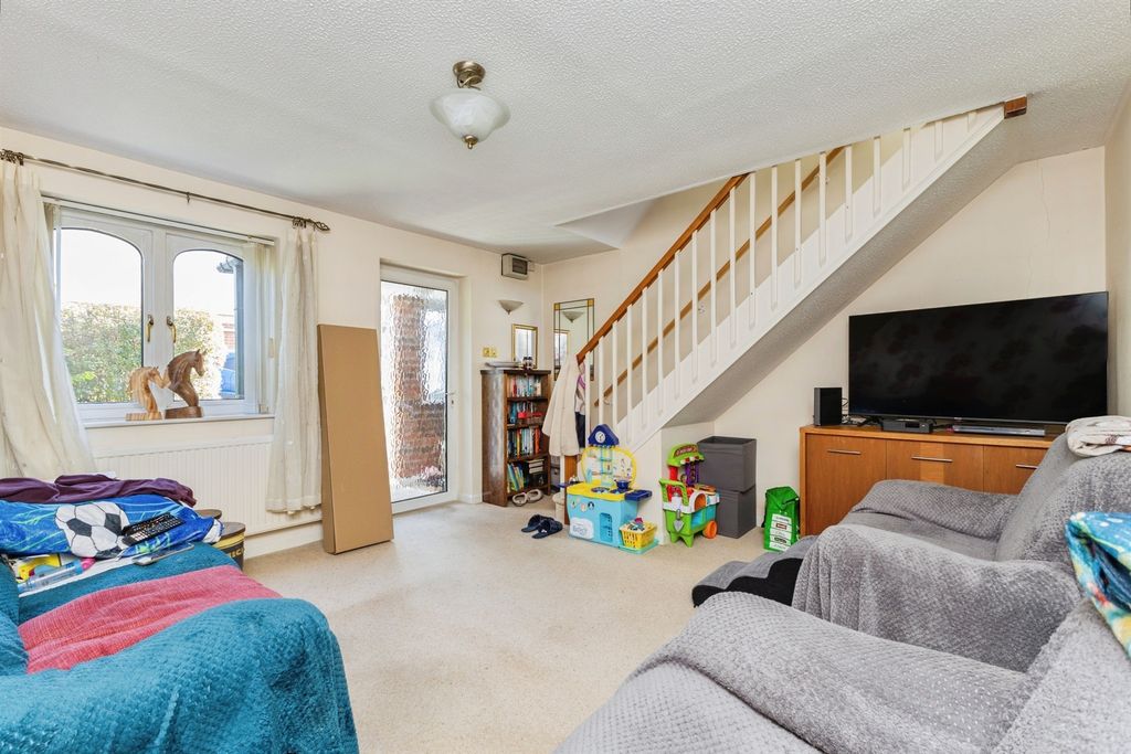 Property photo 2 of 12