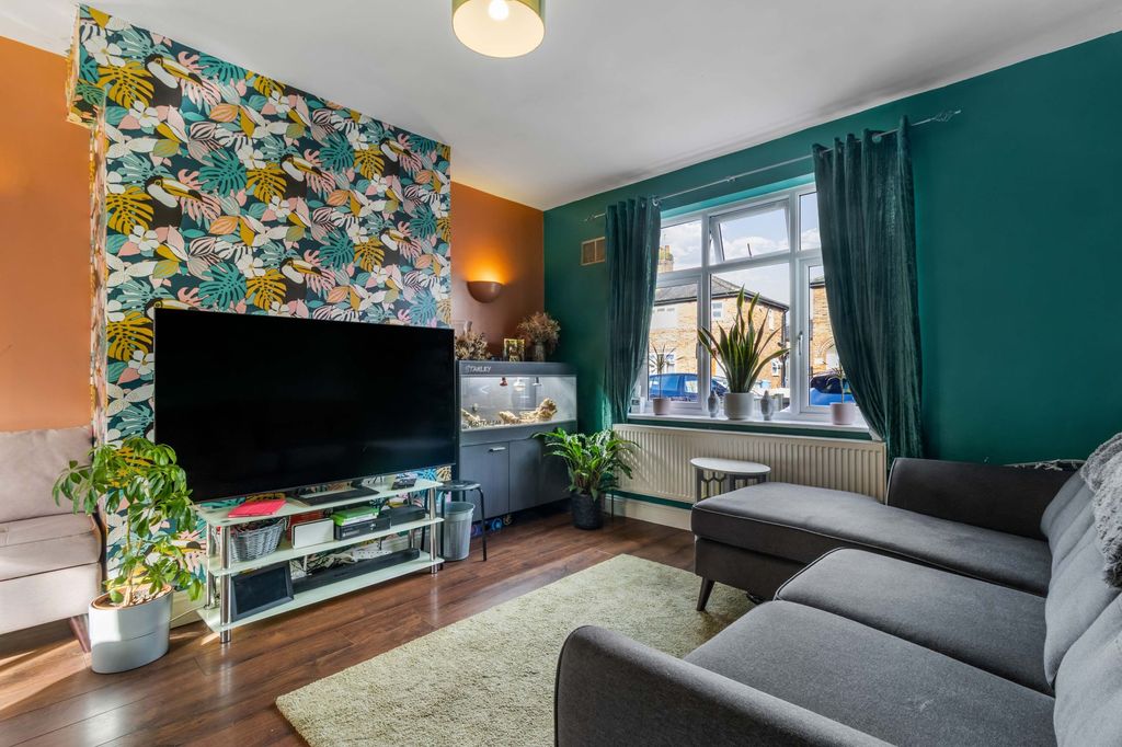 Property photo 2 of 19