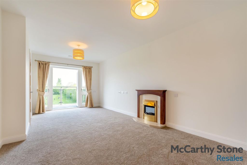 Property photo 3 of 16 8687085-Interior10.Jpg