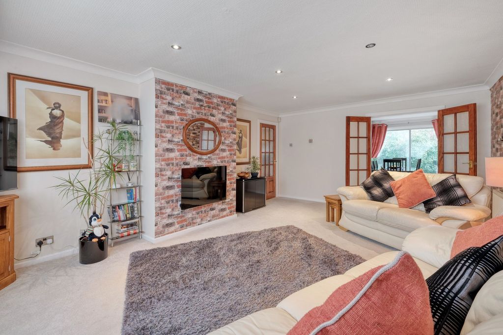 Property photo 3 of 23