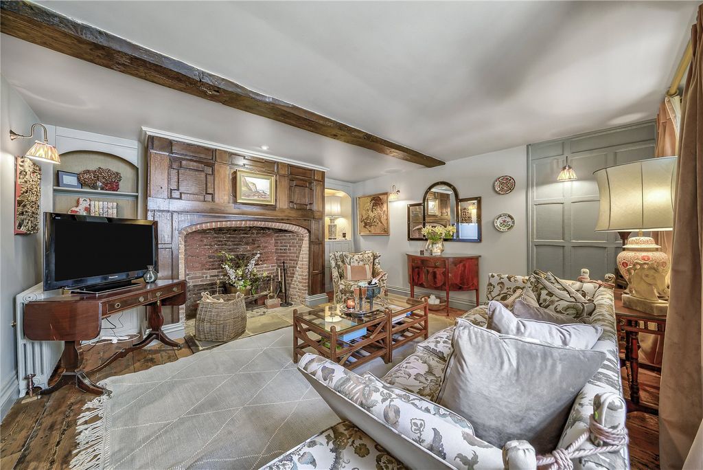 Property photo 3 of 93 Drawing Room