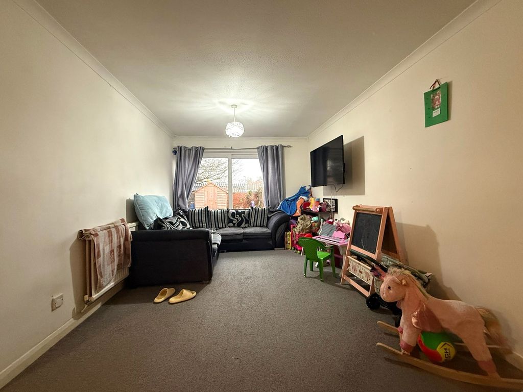 Property photo 3 of 12