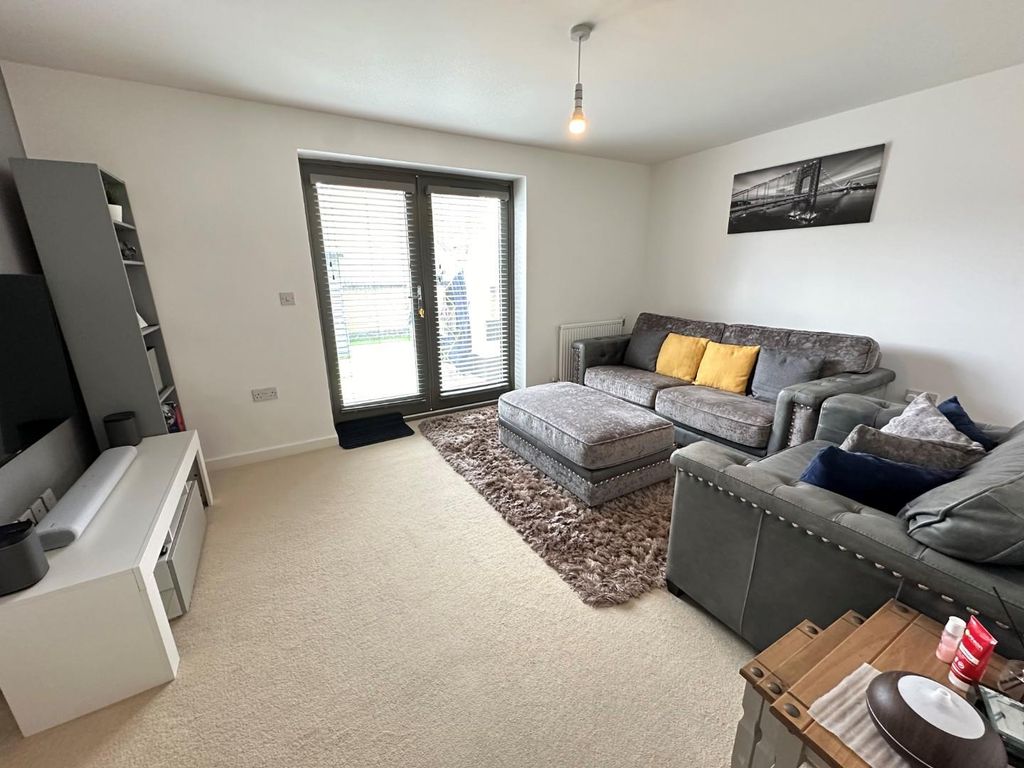 Property photo 2 of 8 4.Jpg