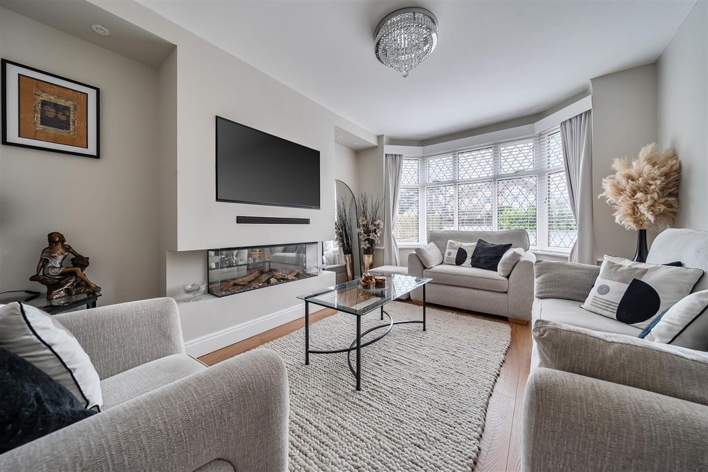 Property photo 2 of 21 1417572-7-699848B7Cb73E.Jpg