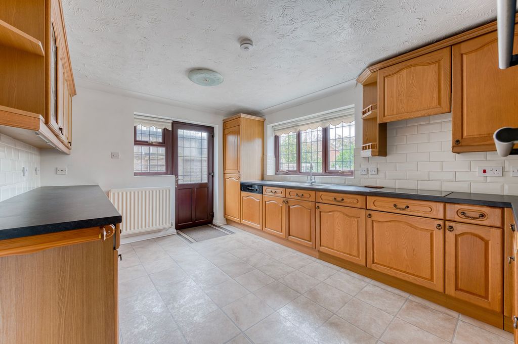 Property photo 2 of 16