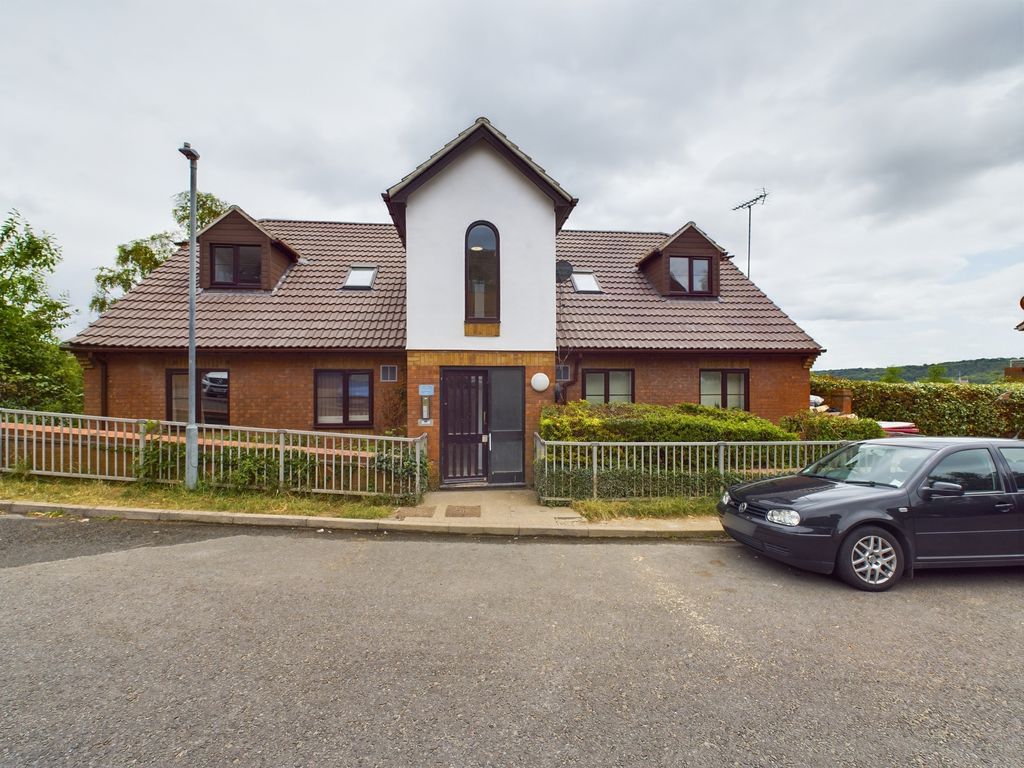 Property photo 1 of 7 Cam02136G0-Pr0045-Still013