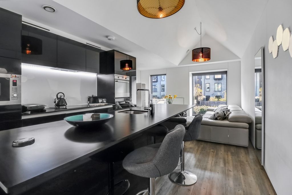 Property photo 2 of 17 Img_3693