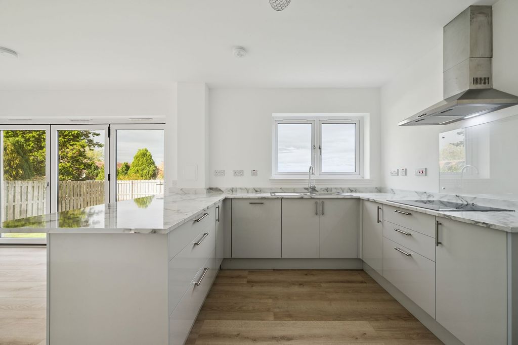 Property photo 2 of 33 Kitchen
