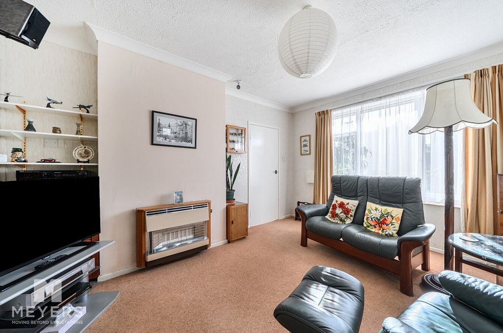 Property photo 3 of 14