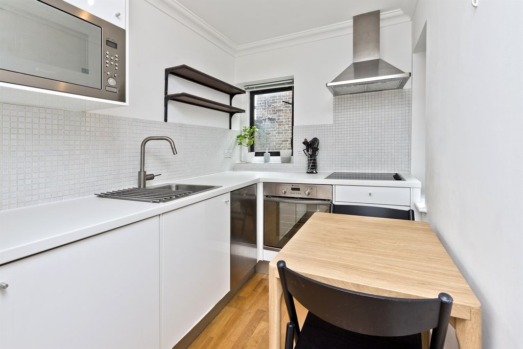 Property photo 2 of 5 Kitchen