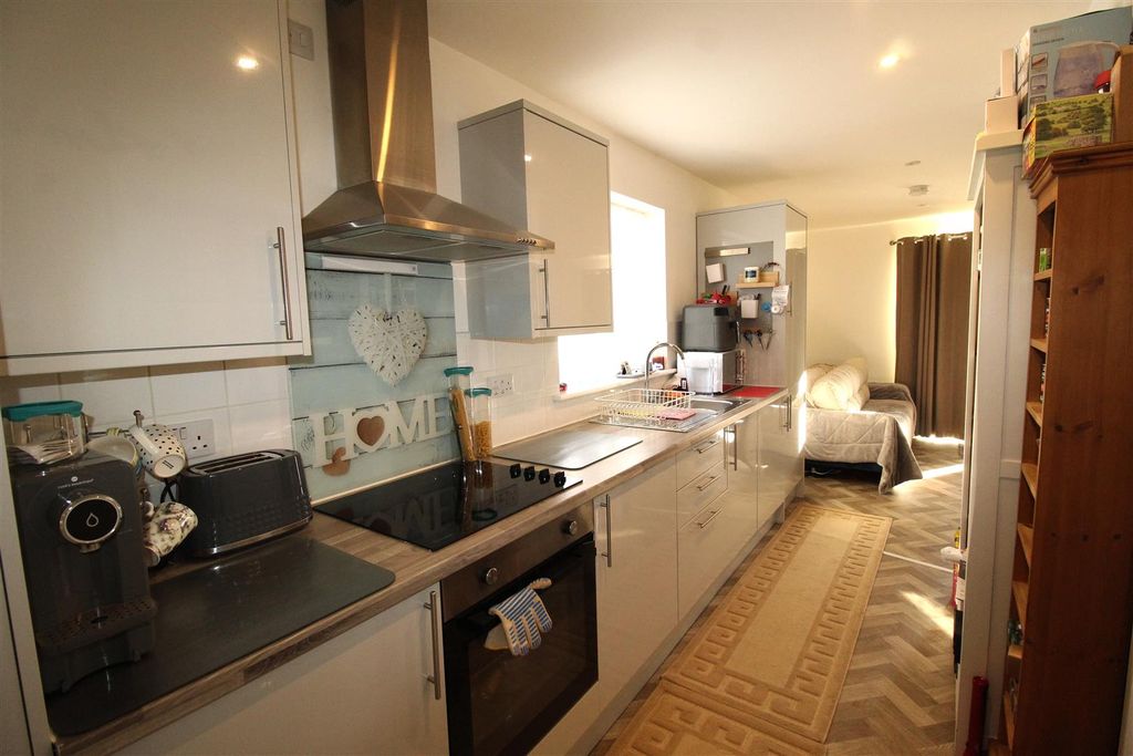 Property photo 3 of 8 39Lay1.Jpg