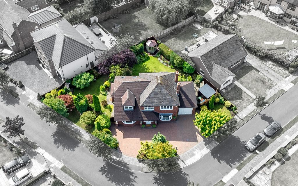Property photo 2 of 43 4043695