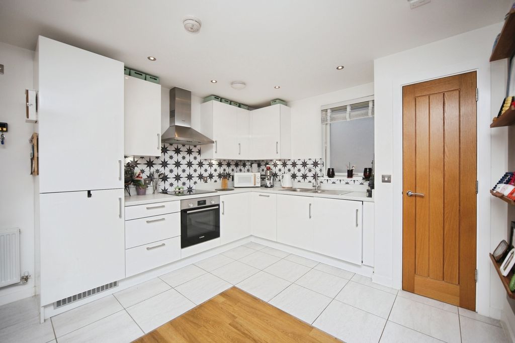 Property photo 3 of 15 Photo