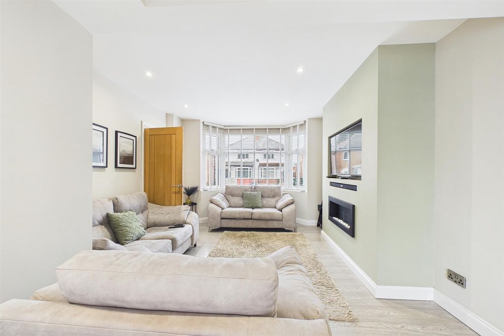 Property photo 3 of 10 Cam03736G0-Pr0232-Still011.Jpg