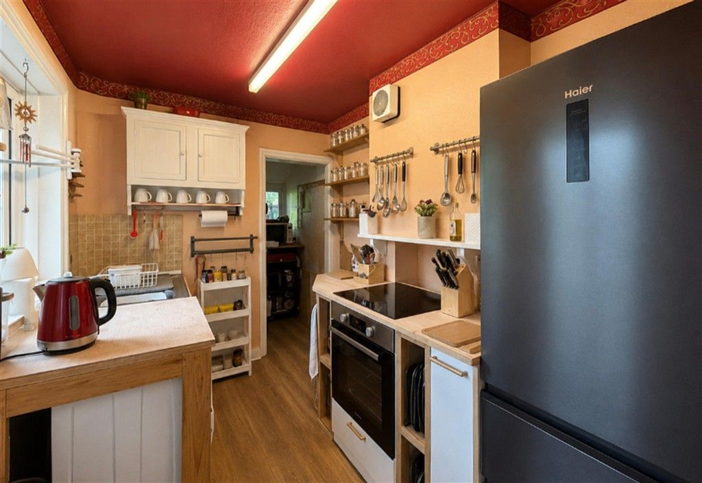 Property photo 3 of 16 Kitchen