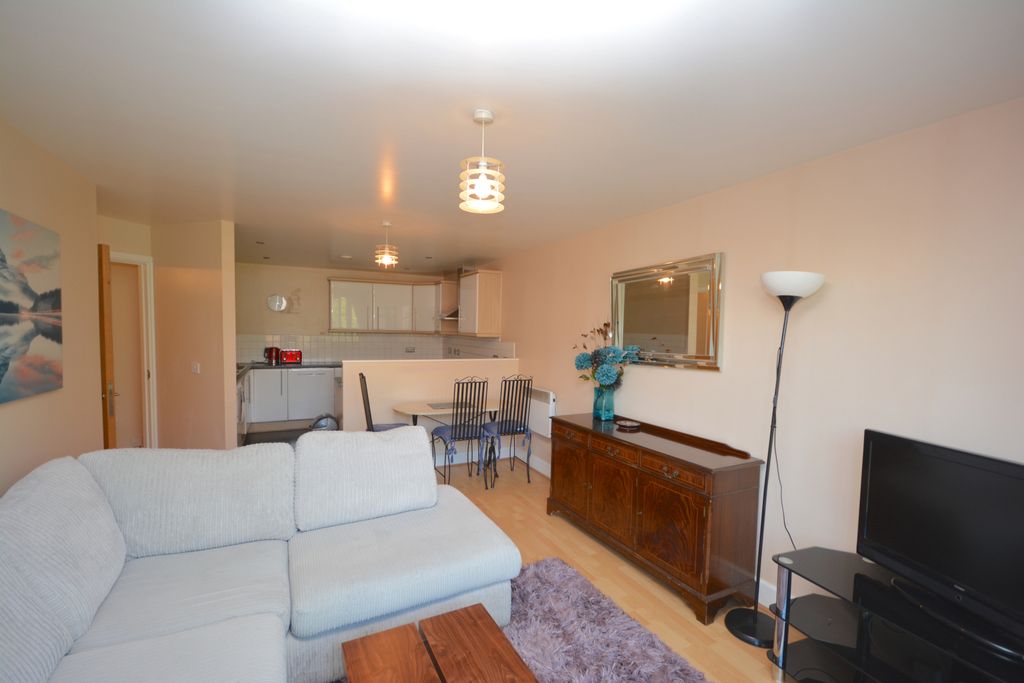 Property photo 3 of 15 Lounge/Diner