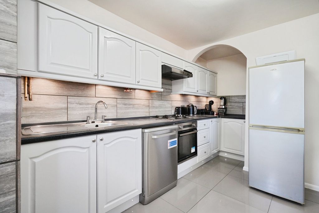 Property photo 3 of 20 Kitchen/Diner