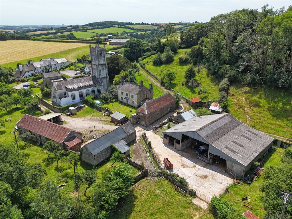 Property photo 1 of 19 Picture No. 04