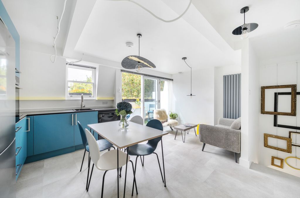 Property photo 1 of 20 1341832-20-68A7B7...