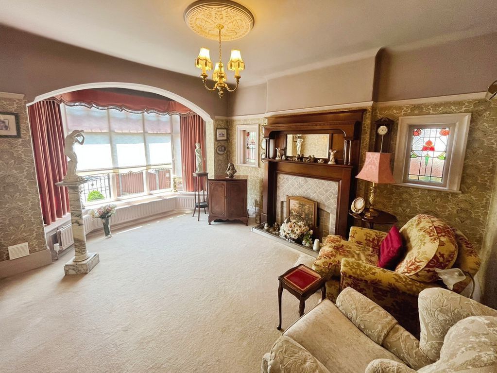 Property photo 3 of 30 Sitting Room