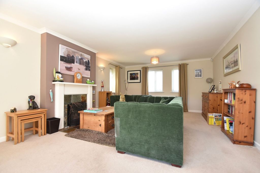 Property photo 3 of 18