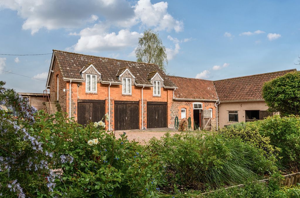 Property photo 3 of 29 1280624 (28) Add...