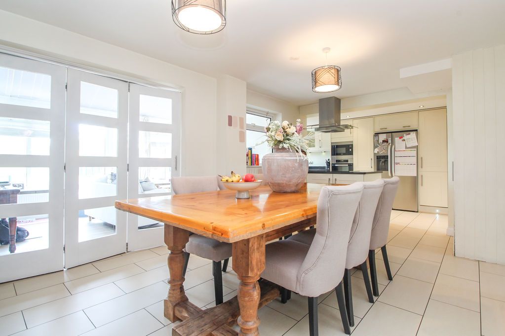 Property photo 2 of 19 Dining Room