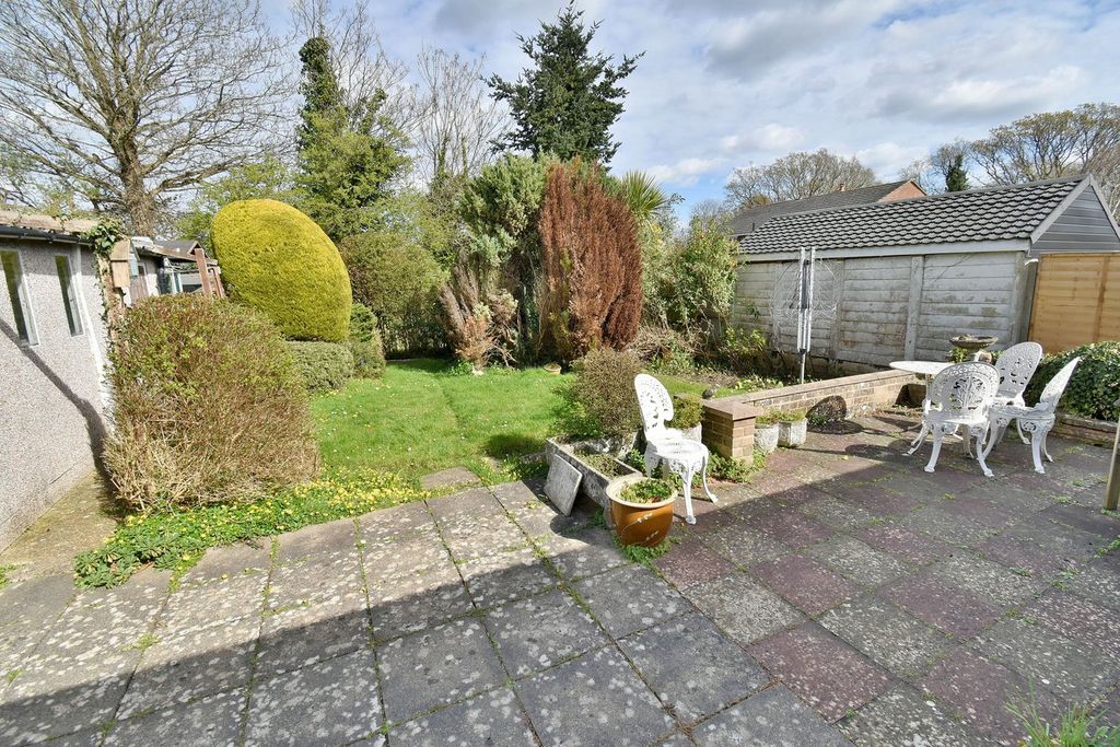 Property photo 2 of 13