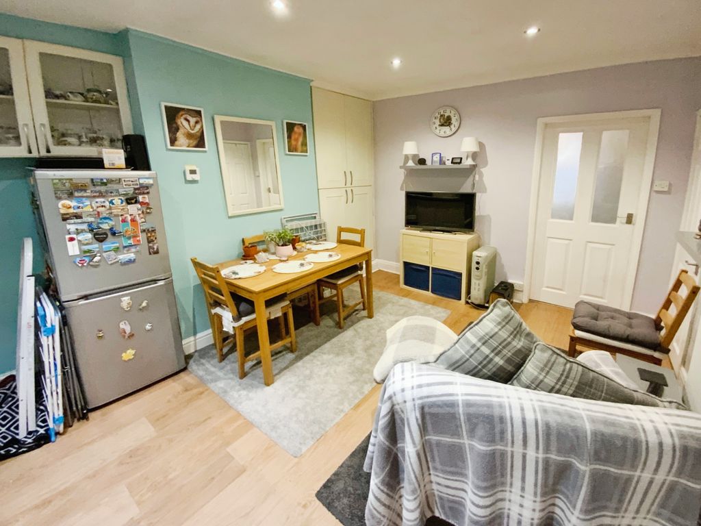 Property photo 3 of 16 Img_1023