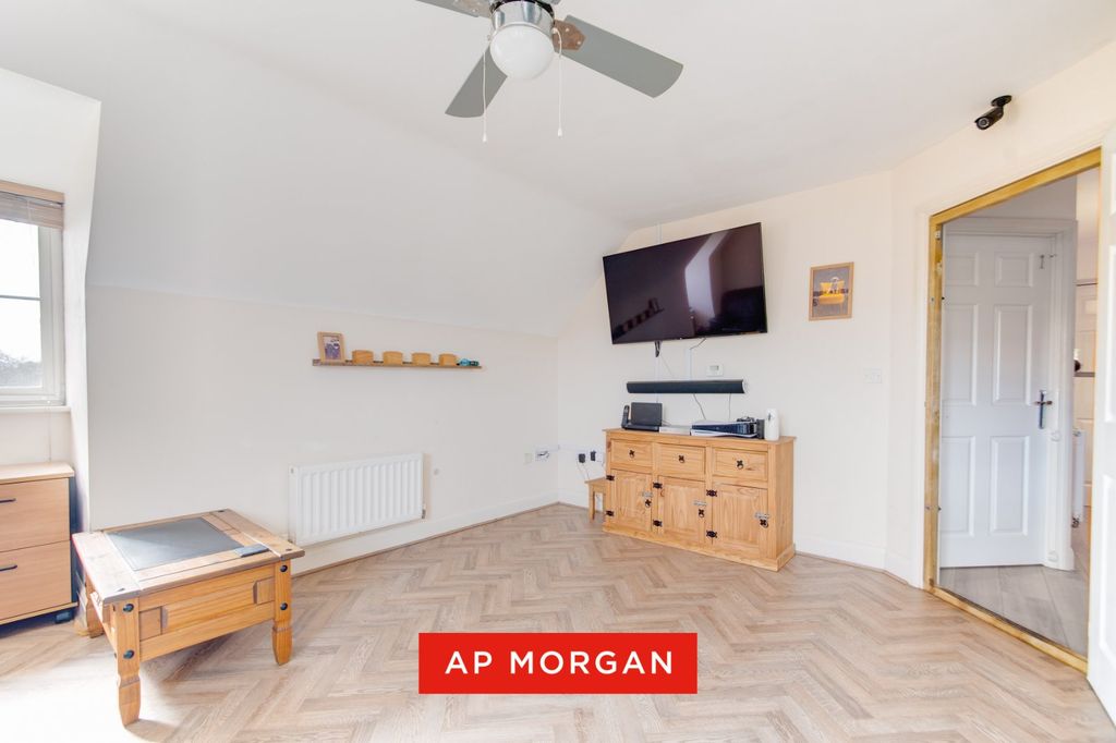 Property photo 3 of 7 Picture No. 05