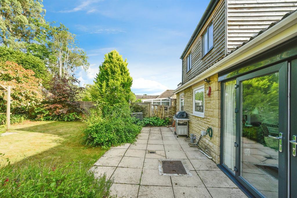 Property photo 2 of 19