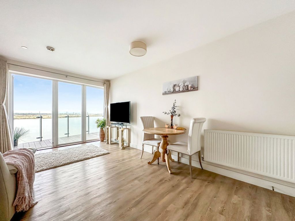 Property photo 3 of 16 Picture No. 21