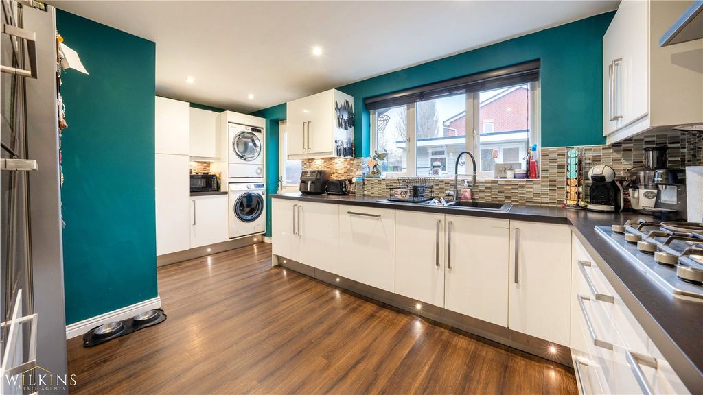 Property photo 3 of 39 Picture No. 12