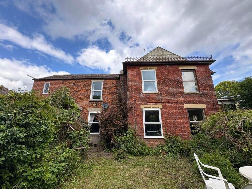 Property photo 3 of 17