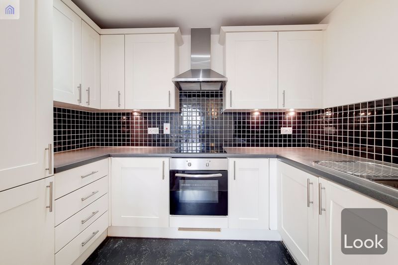 Property photo 2 of 9 Photo 8