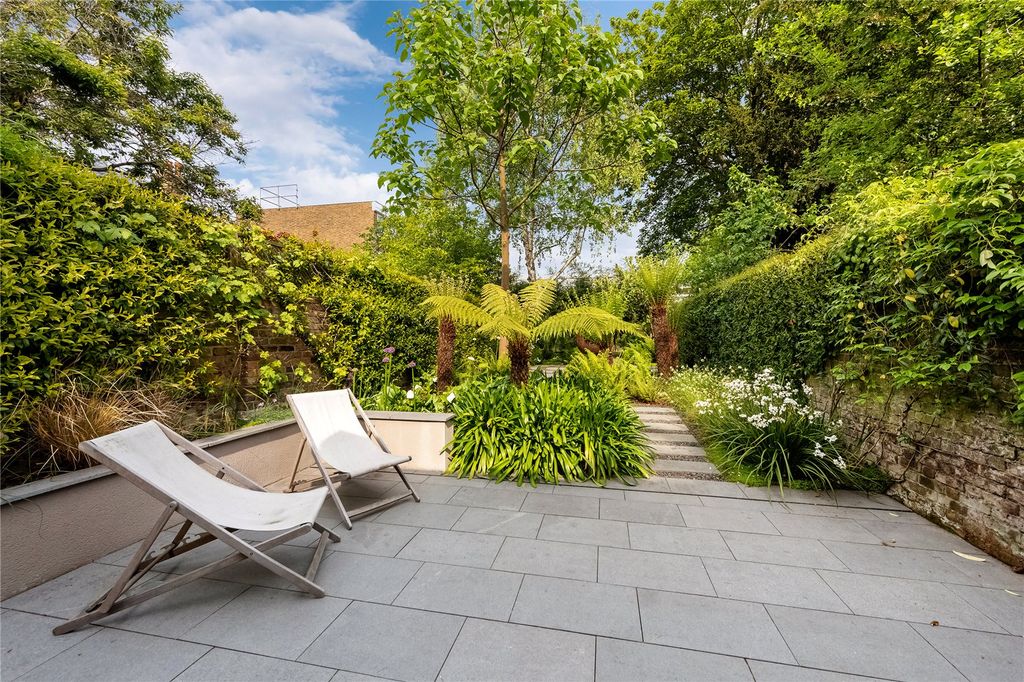 Property photo 3 of 23 Garden Patio