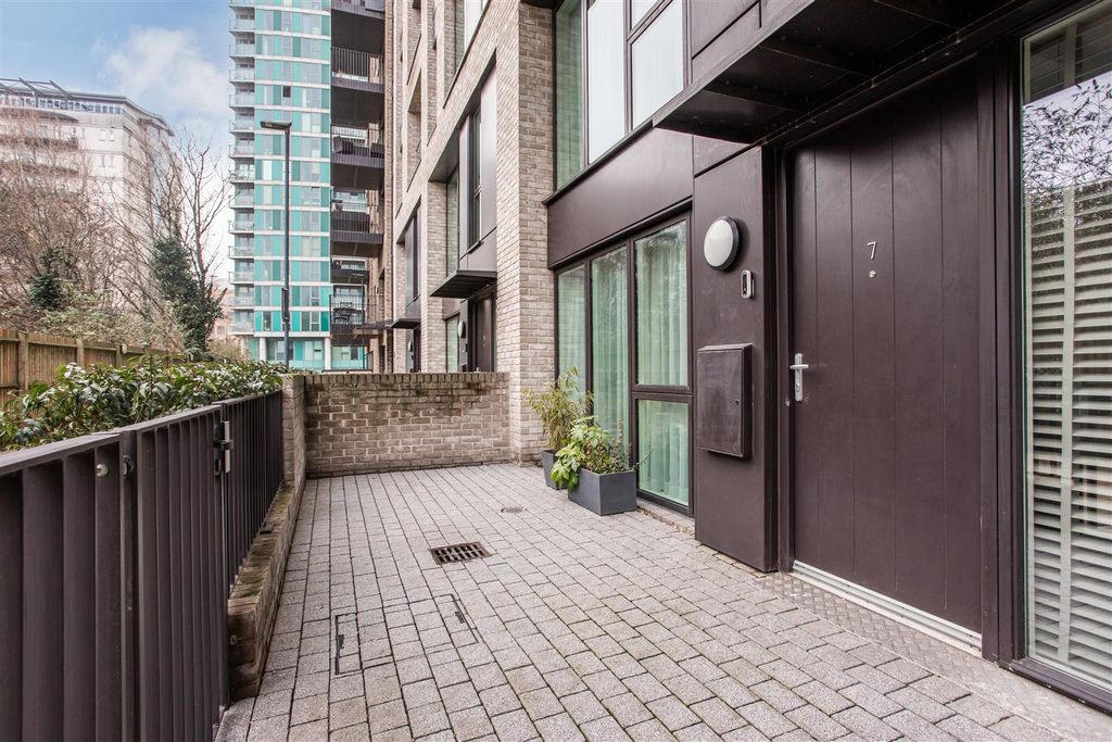 Property photo 2 of 21 Exterior